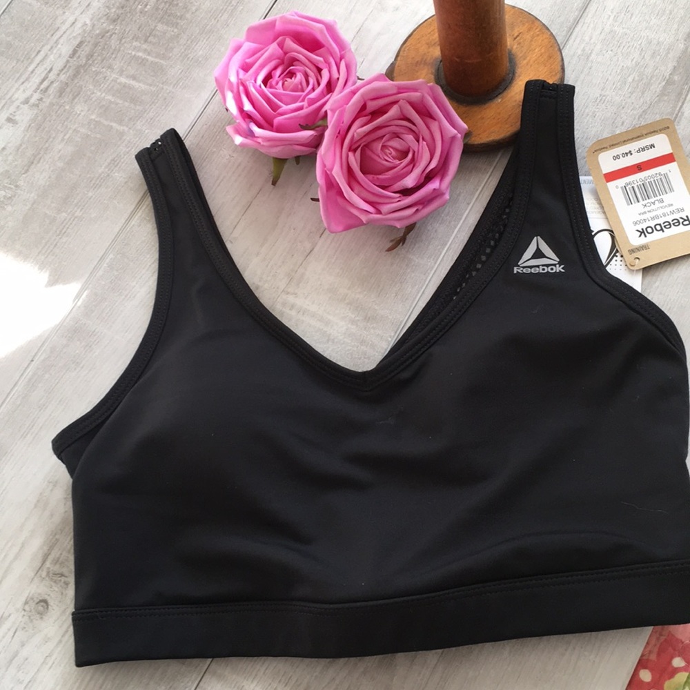 🌸NWT🌸Reebok Training. Medium support. Size Small